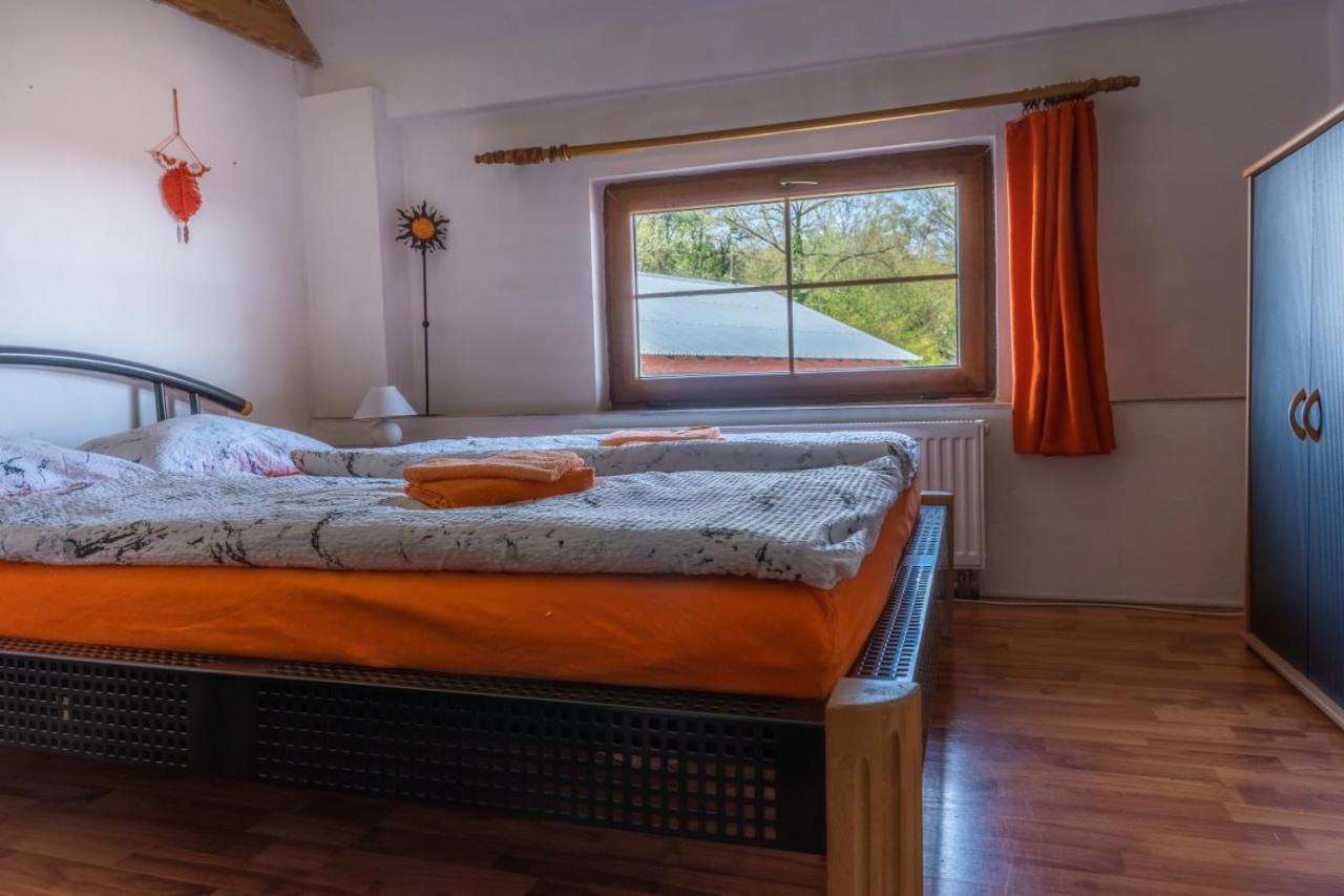 Ranc Cerveny Mlyn Villa Lisov  Buitenkant foto