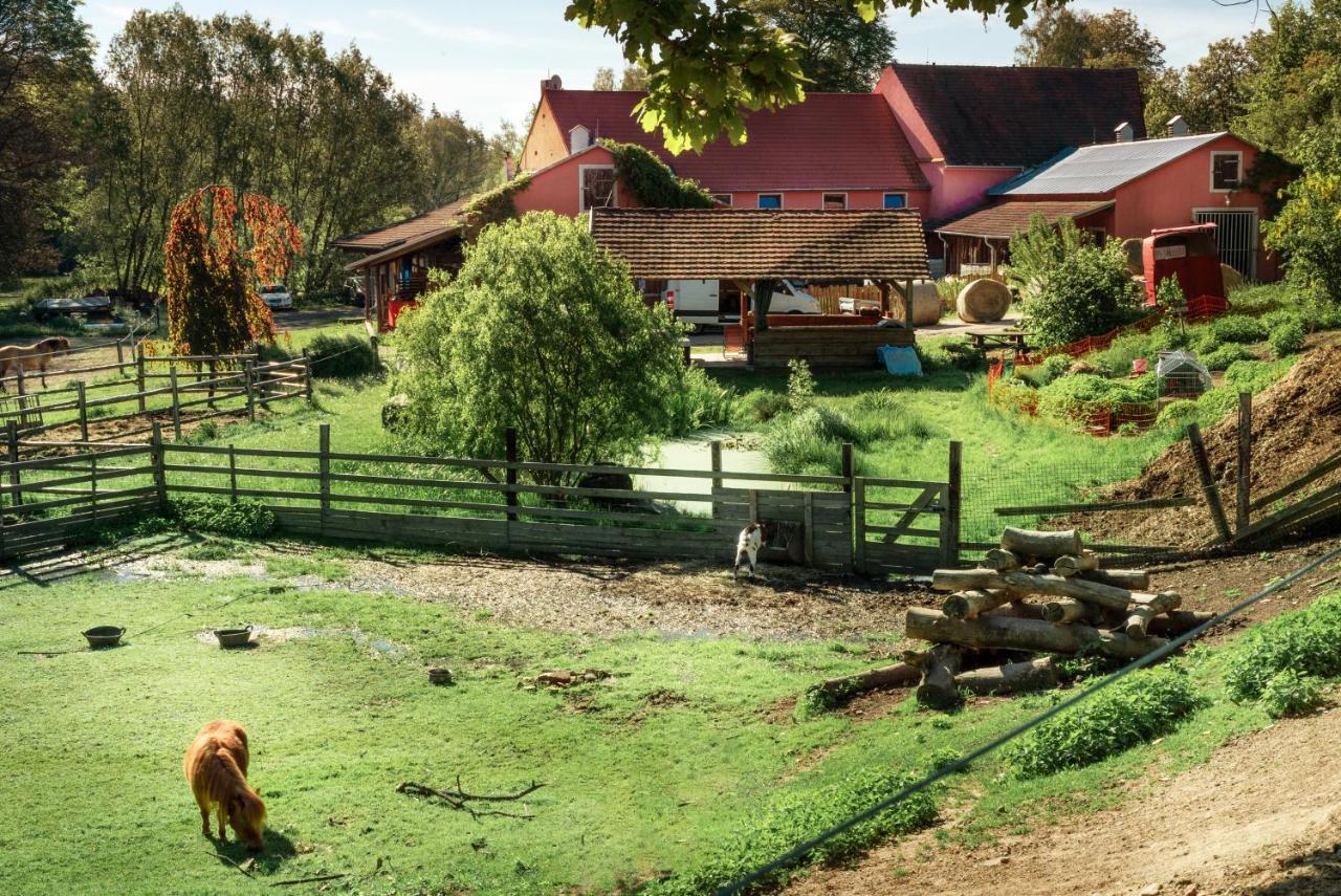 Ranc Cerveny Mlyn Villa Lisov  Buitenkant foto